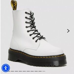 Dr. Martens: JADON BOOT SMOOTH LEATHER PLATFORMS